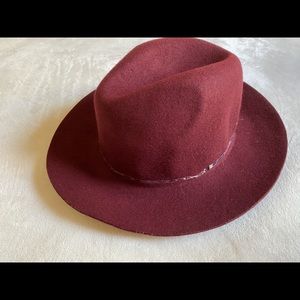 ALDO hat